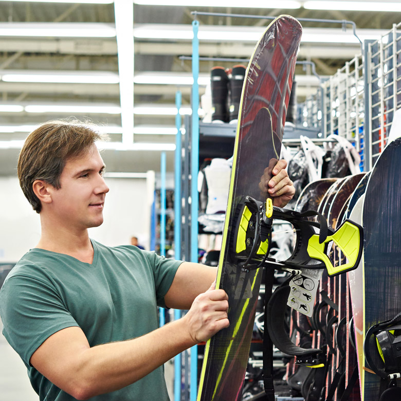 sa planche de snowboard