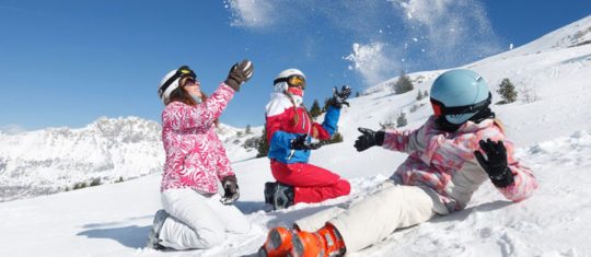 Profiter de vacances au ski à prix réduits en réservant en ligne
